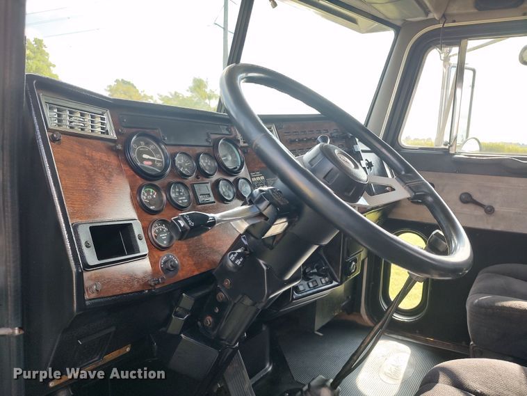 image for item LK9094 1996 Peterbilt 379  flatbed truck