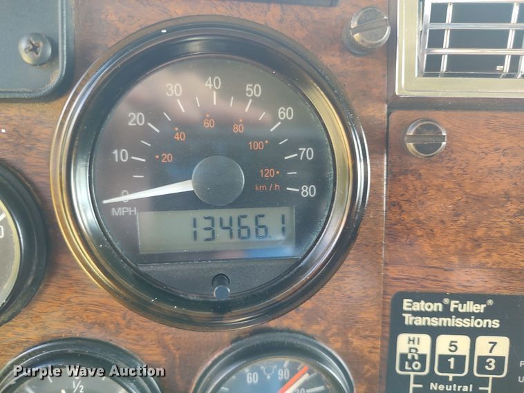 image for item LK9094 1996 Peterbilt 379  flatbed truck