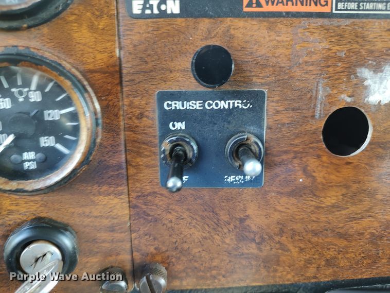 image for item LK9094 1996 Peterbilt 379  flatbed truck