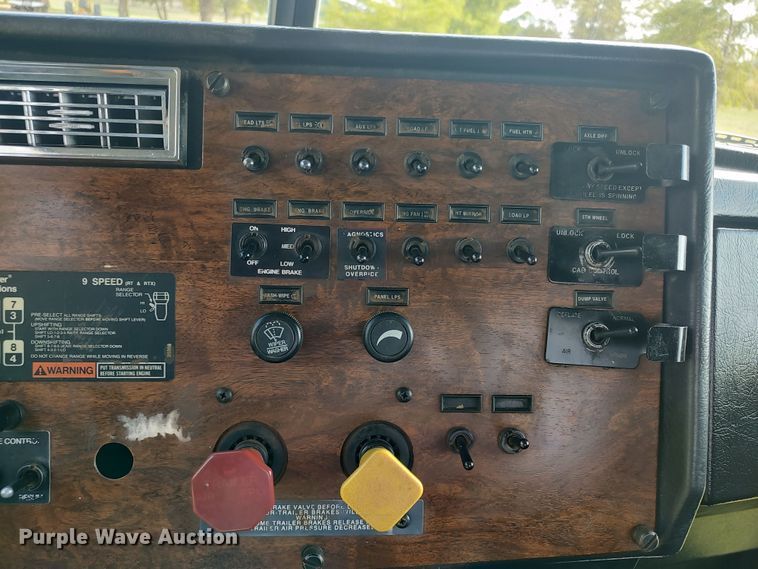 image for item LK9094 1996 Peterbilt 379  flatbed truck