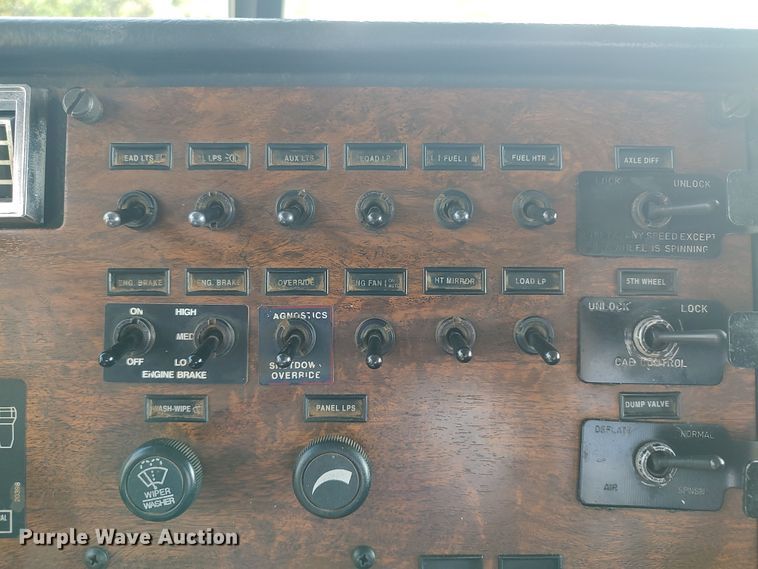 image for item LK9094 1996 Peterbilt 379  flatbed truck