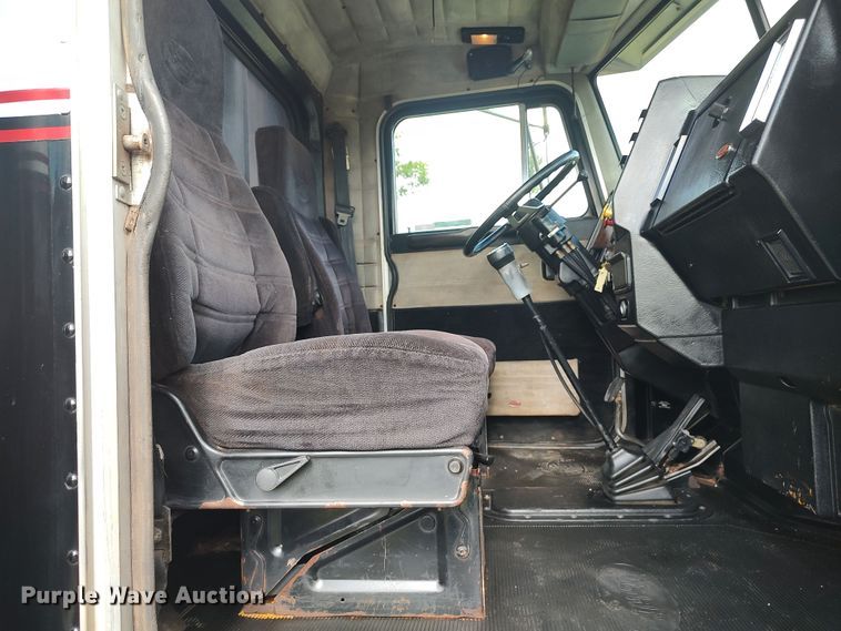 image for item LK9094 1996 Peterbilt 379  flatbed truck