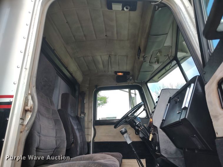 image for item LK9094 1996 Peterbilt 379  flatbed truck