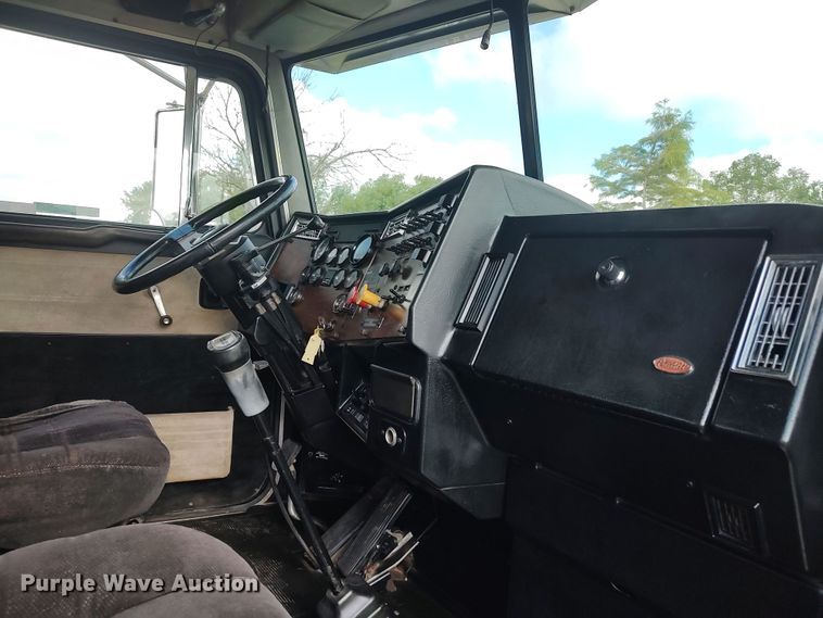 image for item LK9094 1996 Peterbilt 379  flatbed truck