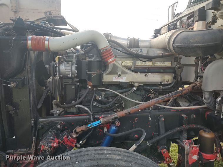 image for item LK9094 1996 Peterbilt 379  flatbed truck