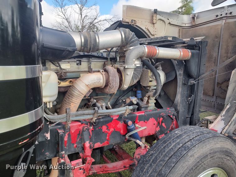 image for item LK9094 1996 Peterbilt 379  flatbed truck