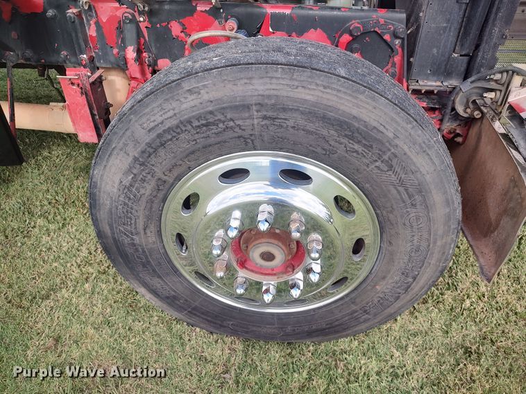 image for item LK9094 1996 Peterbilt 379  flatbed truck