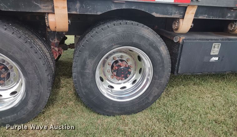 image for item LK9094 1996 Peterbilt 379  flatbed truck