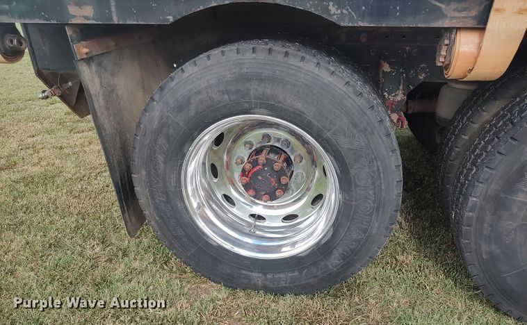 image for item LK9094 1996 Peterbilt 379  flatbed truck