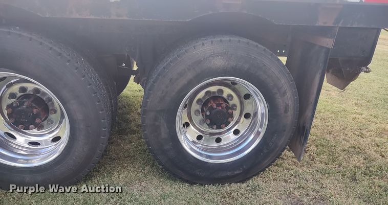 image for item LK9094 1996 Peterbilt 379  flatbed truck