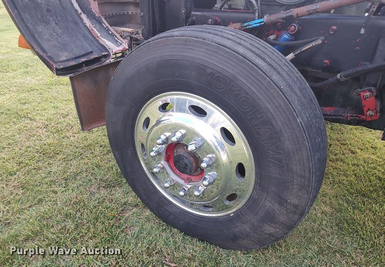 image for item LK9094 1996 Peterbilt 379  flatbed truck