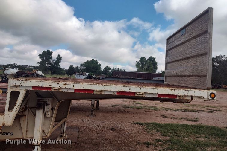 image for item LK9096 2009 Trail King TK70  drop deck trailer