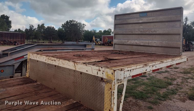 image for item LK9096 2009 Trail King TK70  drop deck trailer