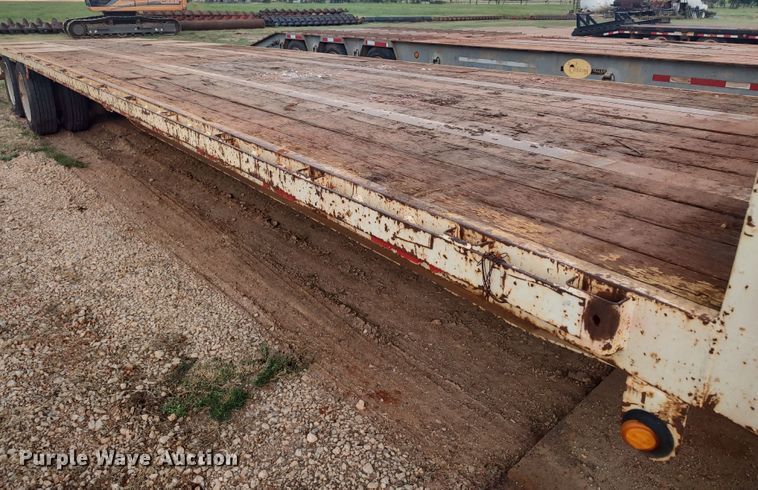 image for item LK9096 2009 Trail King TK70  drop deck trailer