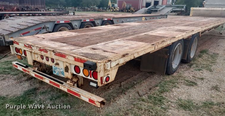 image for item LK9096 2009 Trail King TK70  drop deck trailer