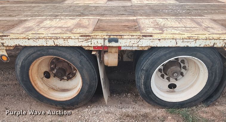 image for item LK9096 2009 Trail King TK70  drop deck trailer