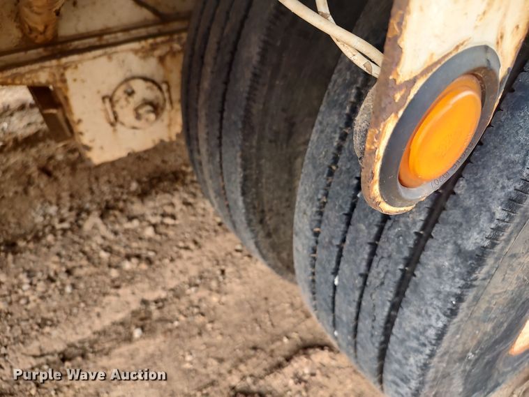 image for item LK9096 2009 Trail King TK70  drop deck trailer