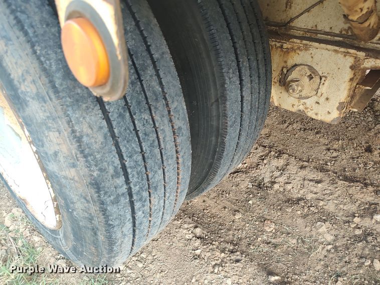 image for item LK9096 2009 Trail King TK70  drop deck trailer