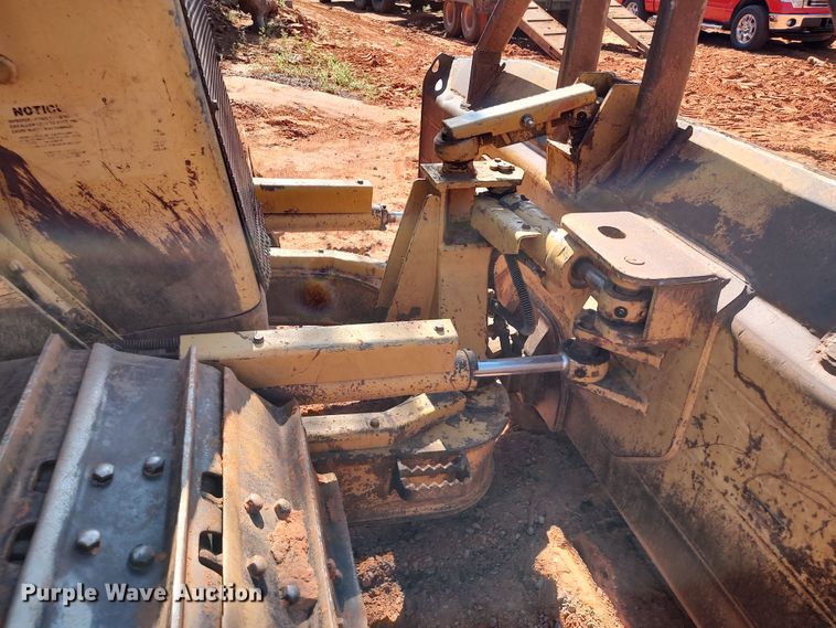 image for item LK9121 2005 Caterpillar D5G LGP  dozer