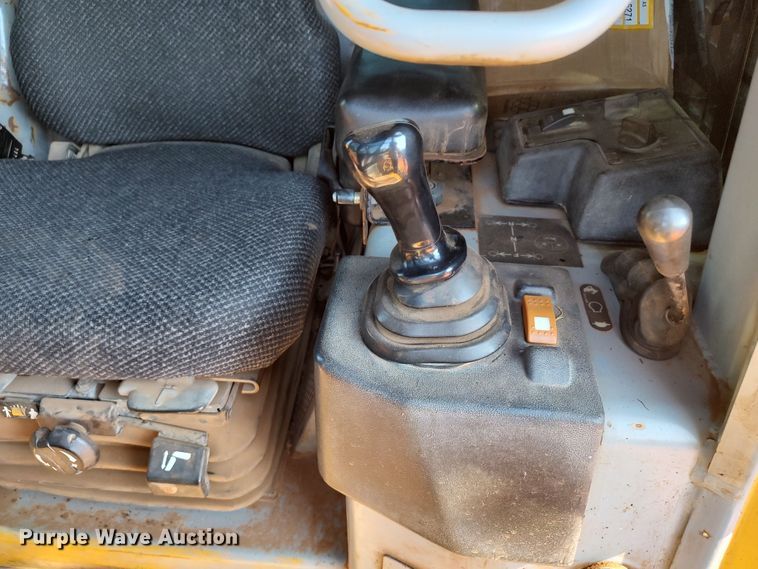 image for item LK9121 2005 Caterpillar D5G LGP  dozer