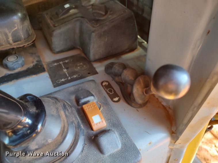 image for item LK9121 2005 Caterpillar D5G LGP  dozer