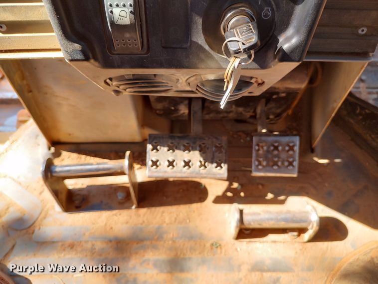 image for item LK9121 2005 Caterpillar D5G LGP  dozer