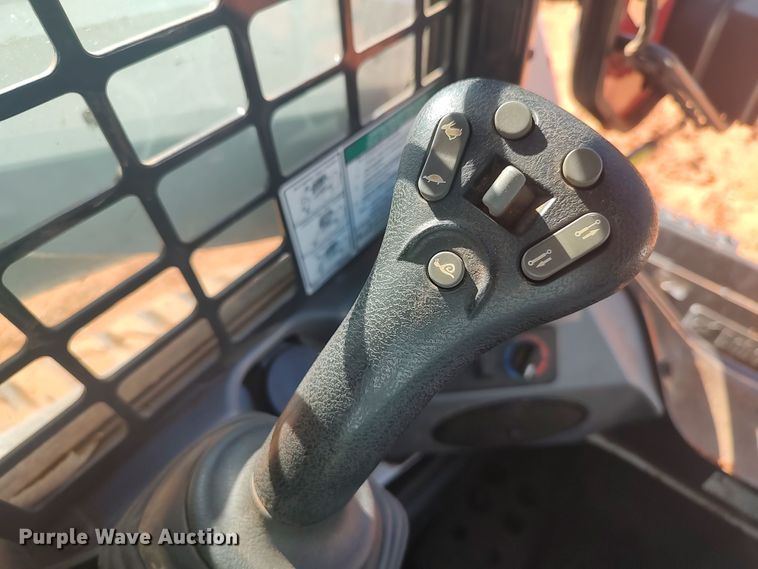 image for item LK9122 2021 Bobcat T770  tracked skid steer loader