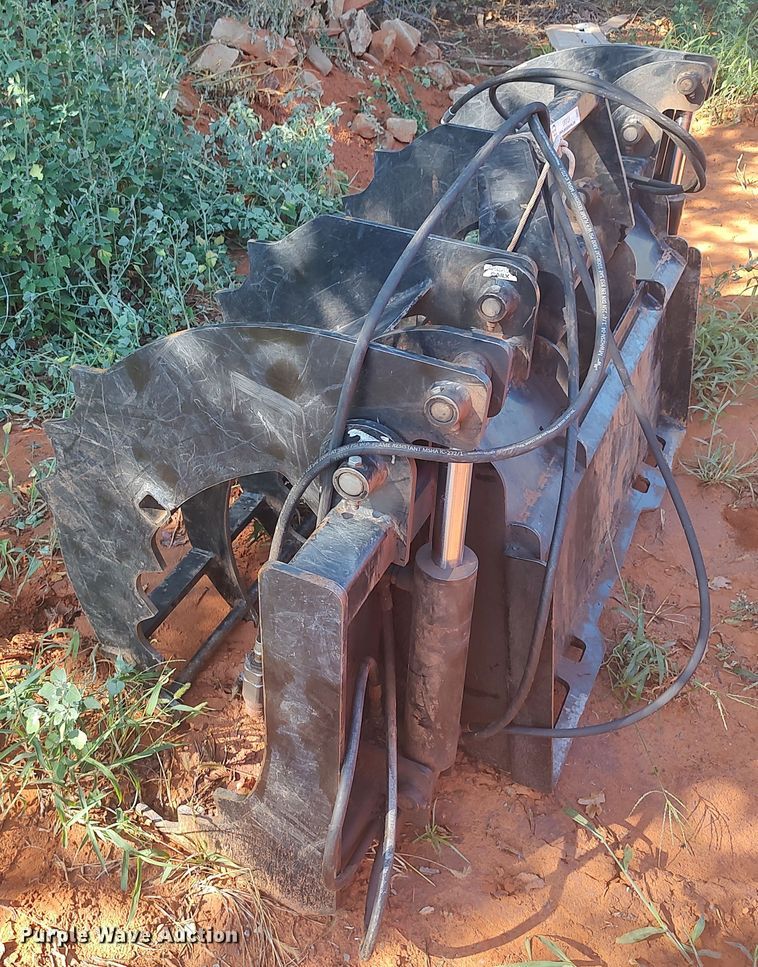 image for item LK9124 Skid Pro 657-1-0002  skid steer rock grapple