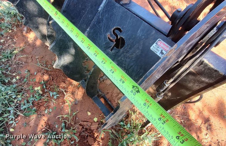 image for item LK9124 Skid Pro 657-1-0002  skid steer rock grapple