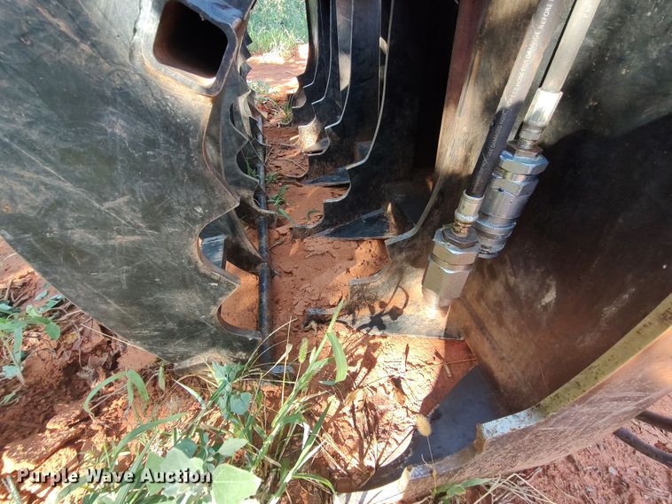 image for item LK9124 Skid Pro 657-1-0002  skid steer rock grapple