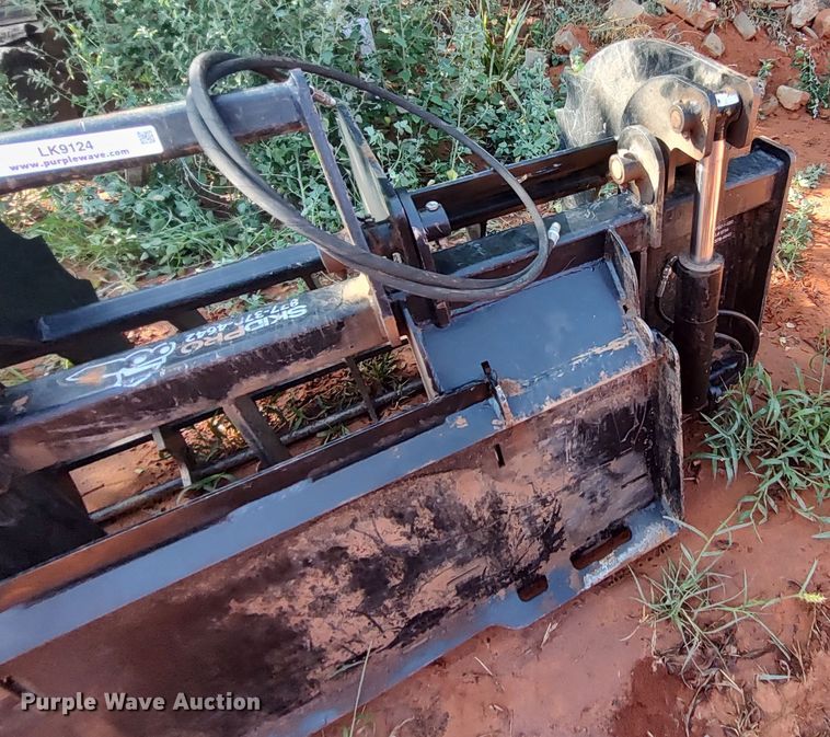 image for item LK9124 Skid Pro 657-1-0002  skid steer rock grapple