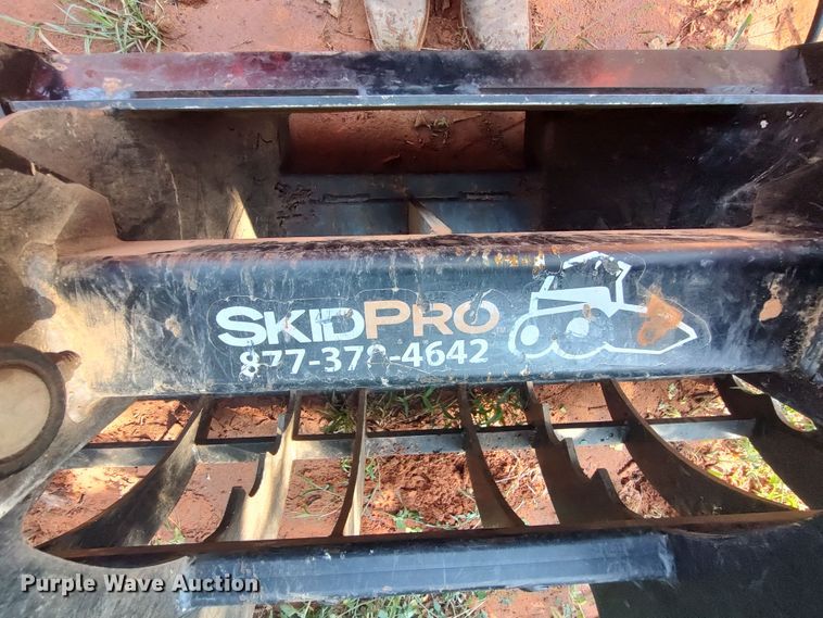 image for item LK9124 Skid Pro 657-1-0002  skid steer rock grapple