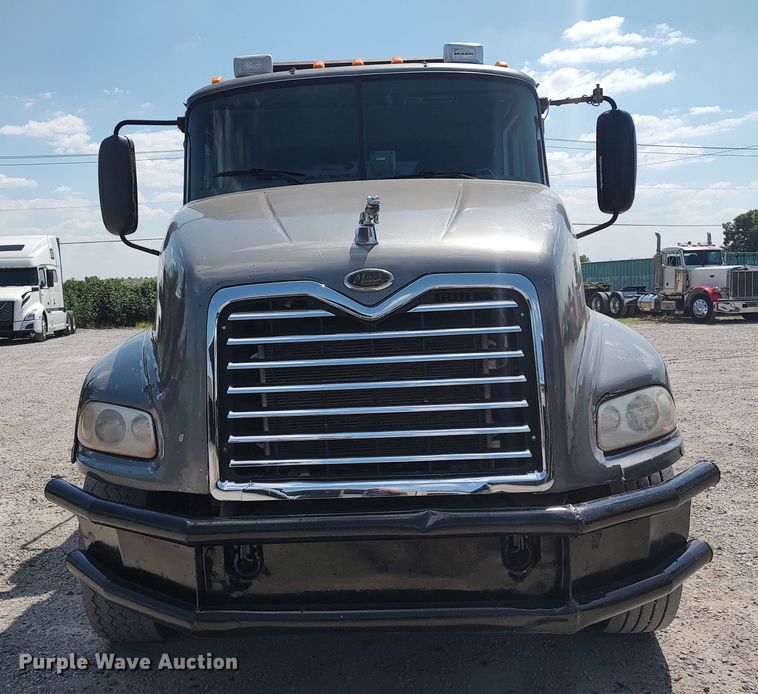 image for item LK9153 2004 Mack CX Series  dump truck