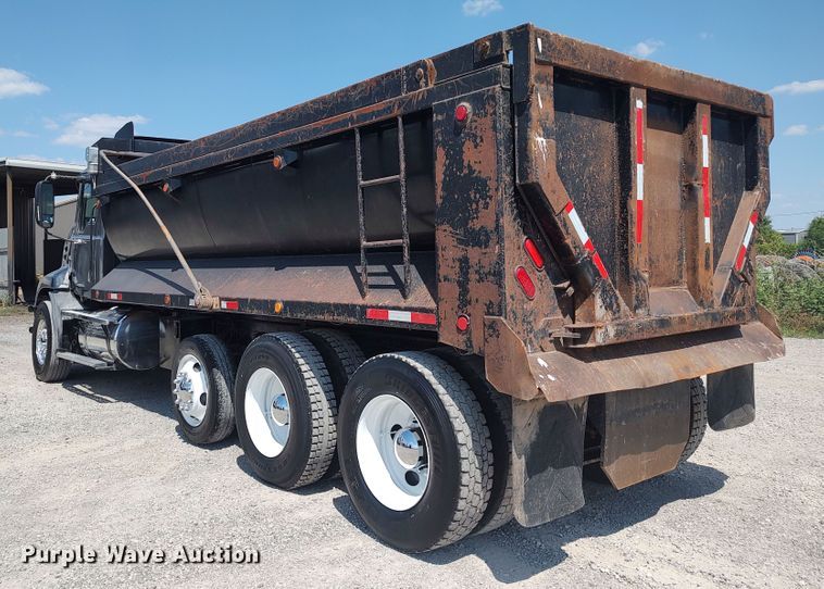 image for item LK9153 2004 Mack CX Series  dump truck