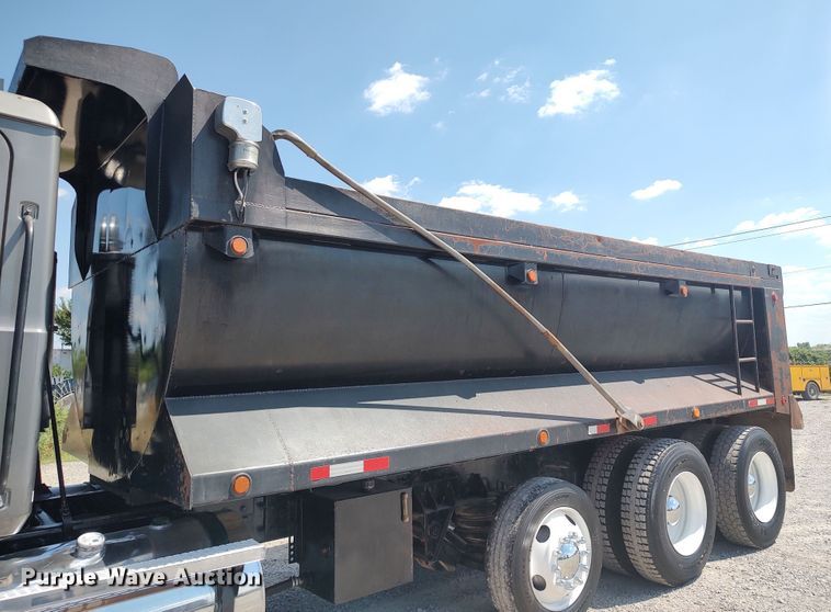 image for item LK9153 2004 Mack CX Series  dump truck