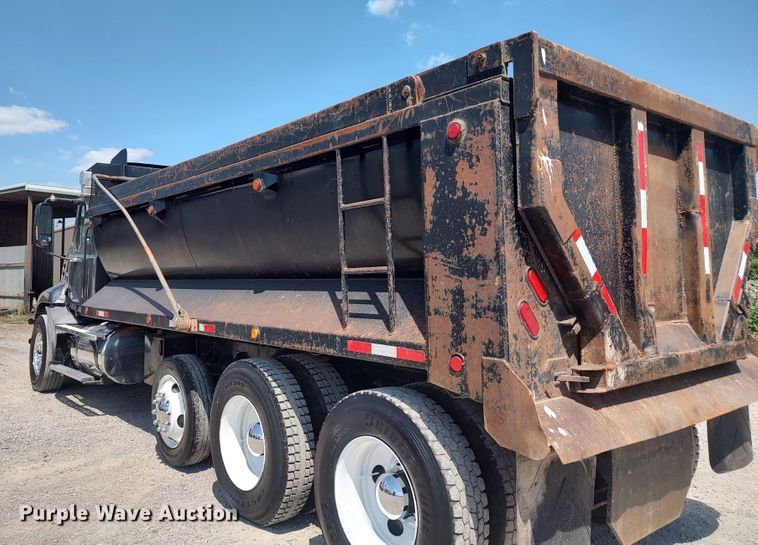 image for item LK9153 2004 Mack CX Series  dump truck