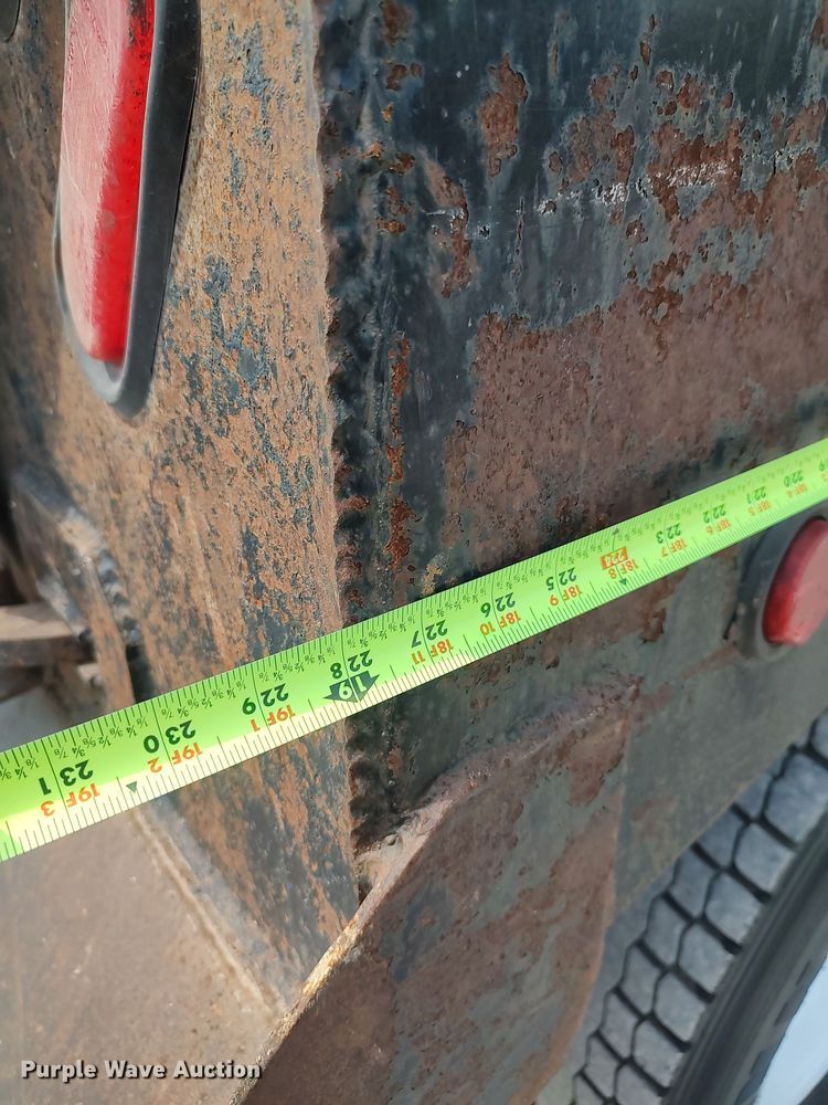 image for item LK9153 2004 Mack CX Series  dump truck