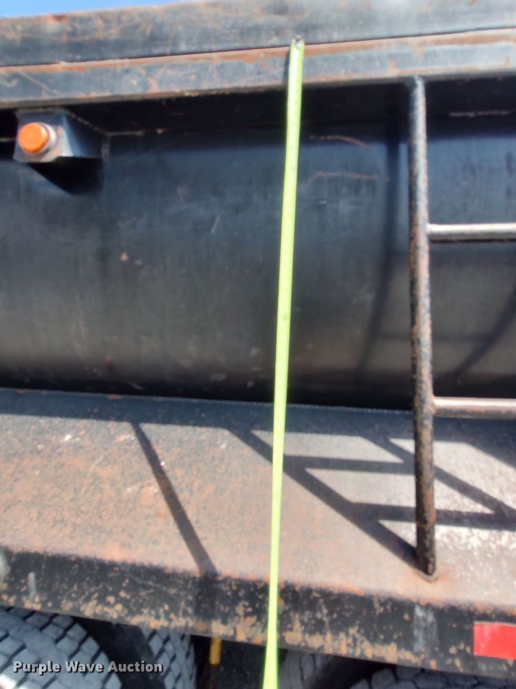 image for item LK9153 2004 Mack CX Series  dump truck