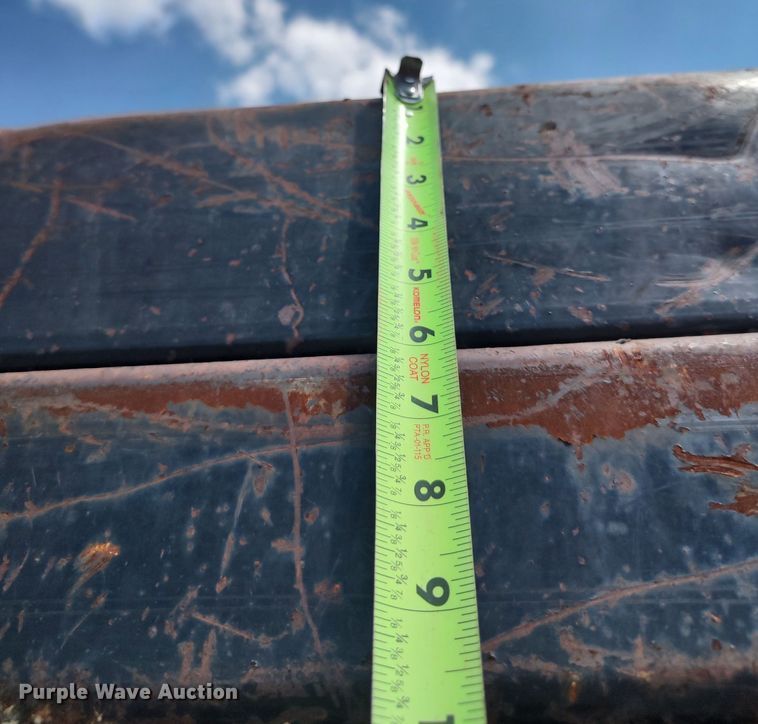 image for item LK9153 2004 Mack CX Series  dump truck