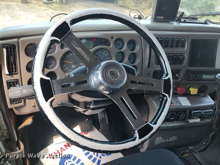 image for item LK9153 2004 Mack CX Series  dump truck