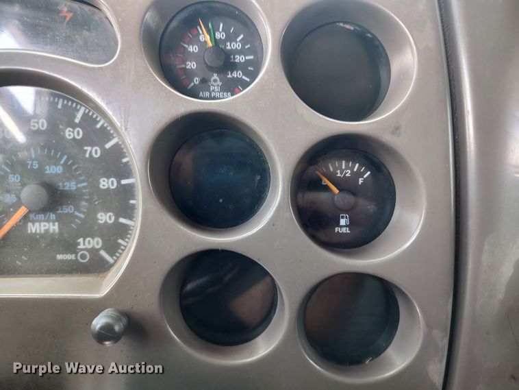 image for item LK9153 2004 Mack CX Series  dump truck