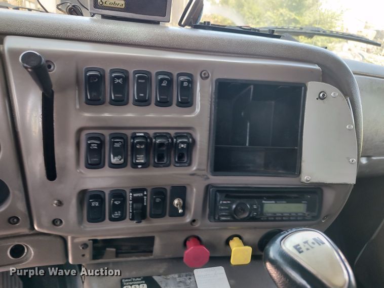 image for item LK9153 2004 Mack CX Series  dump truck