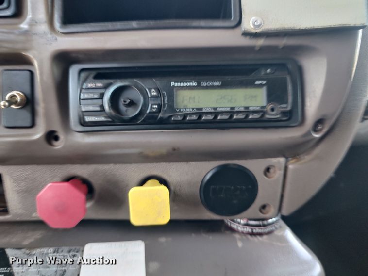 image for item LK9153 2004 Mack CX Series  dump truck