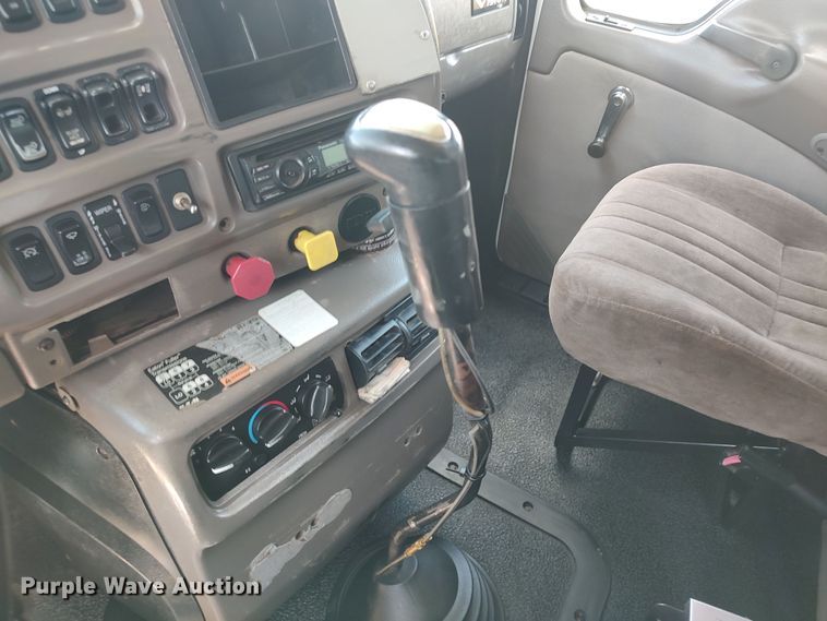 image for item LK9153 2004 Mack CX Series  dump truck