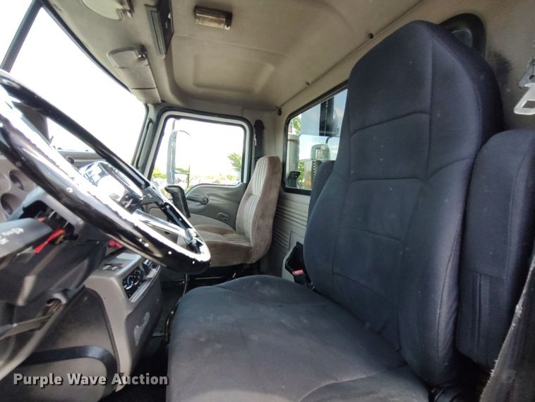 image for item LK9153 2004 Mack CX Series  dump truck