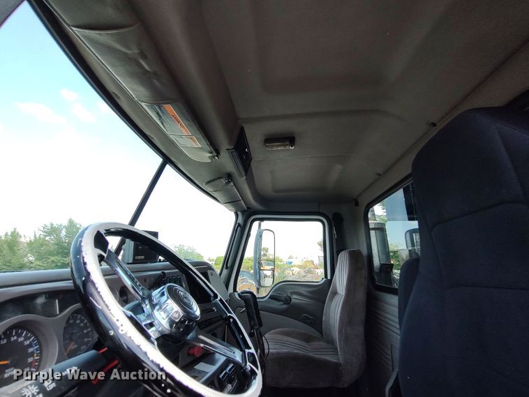 image for item LK9153 2004 Mack CX Series  dump truck