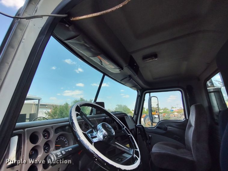 image for item LK9153 2004 Mack CX Series  dump truck