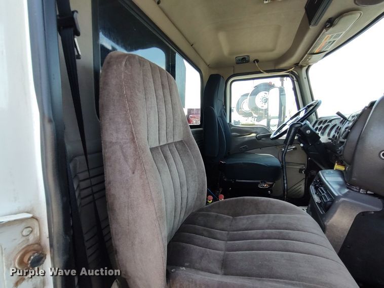 image for item LK9153 2004 Mack CX Series  dump truck