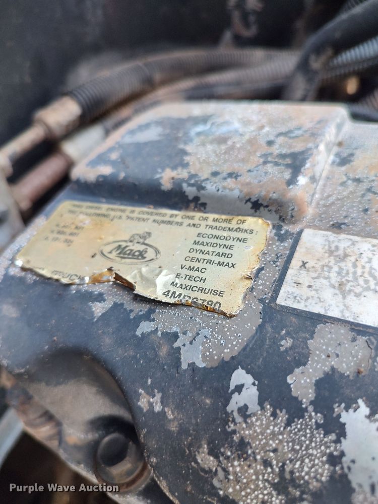 image for item LK9153 2004 Mack CX Series  dump truck