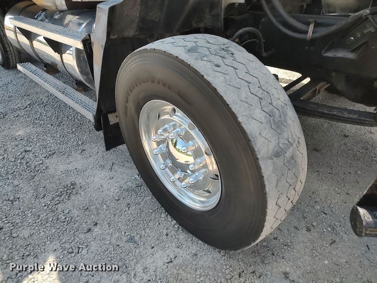 image for item LK9153 2004 Mack CX Series  dump truck